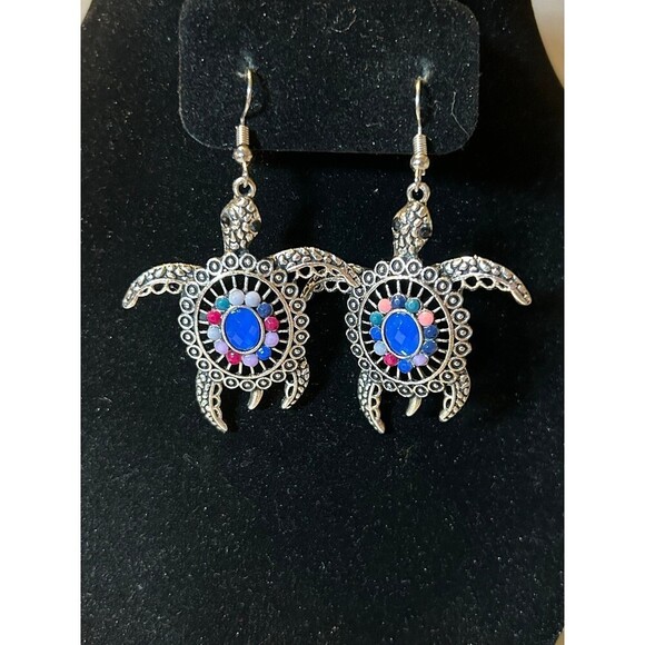 Jewelry - Silver Tone Turtle Earrings